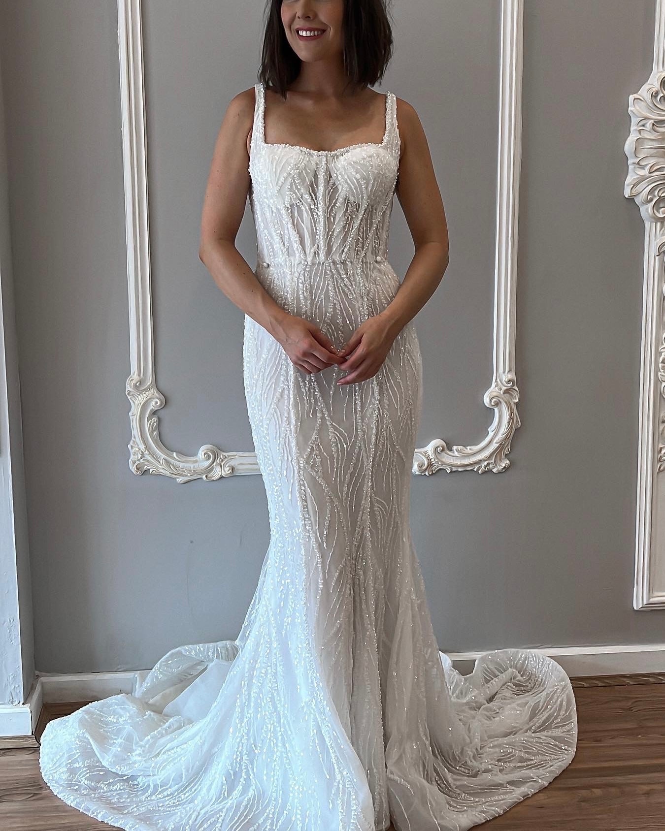 Aria (Size 16)