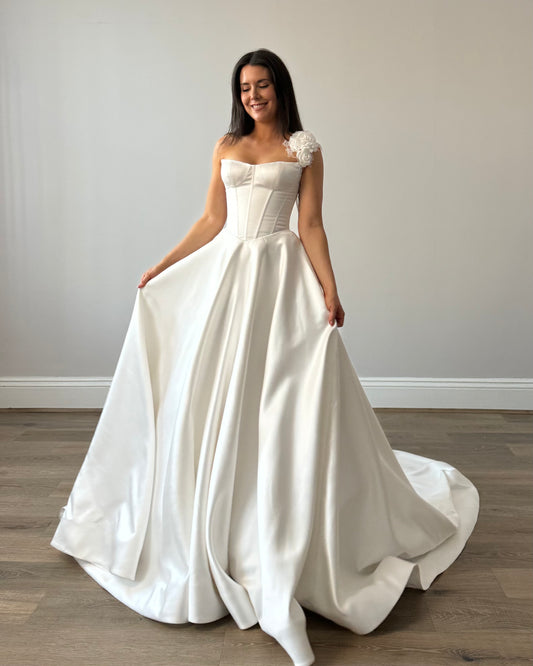 Hazel (Size 10)